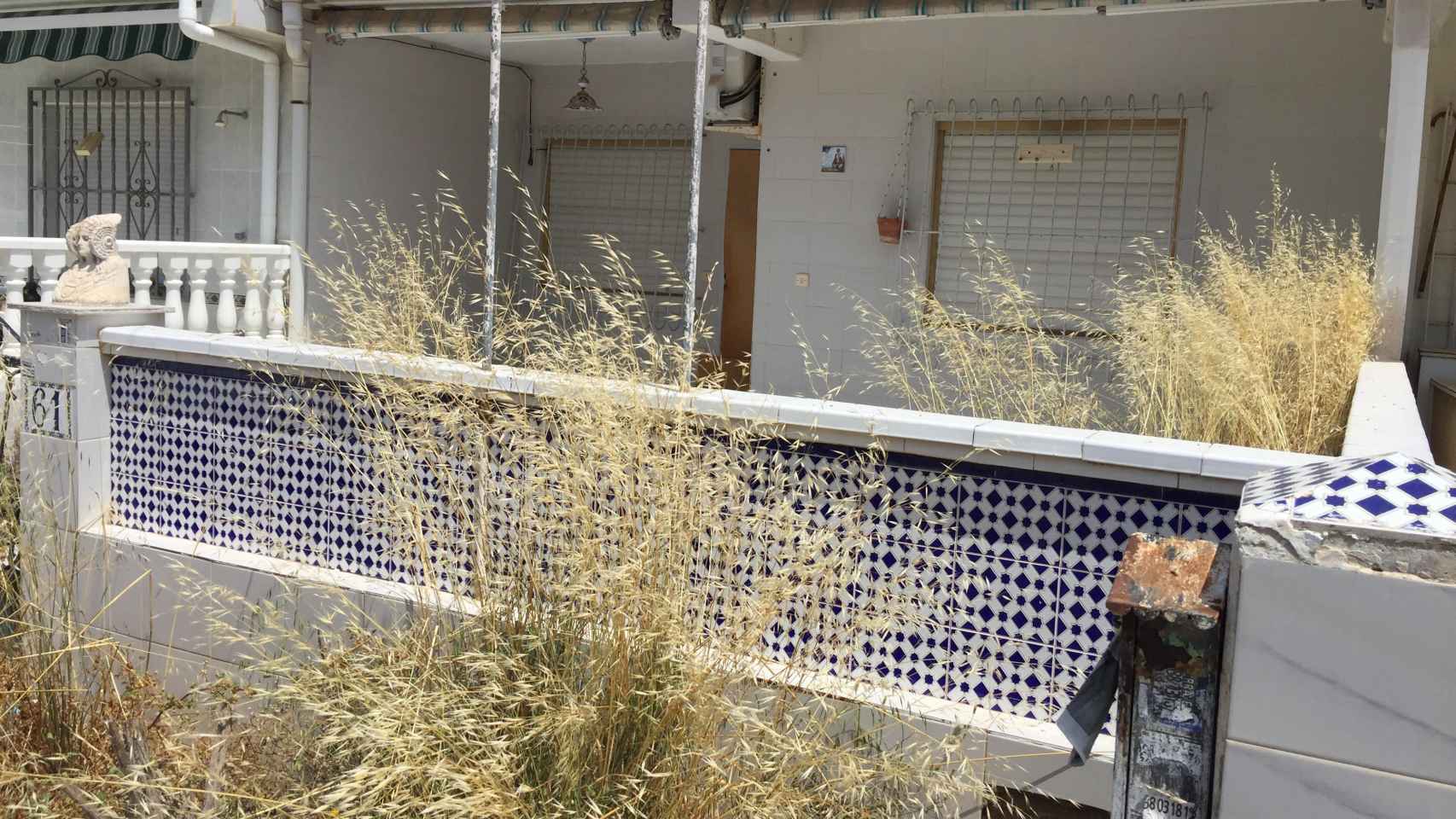 1,2,3... ¡Un apartamento en Torrevieja! Abandono y okupas en el premio  soñado por los españoles