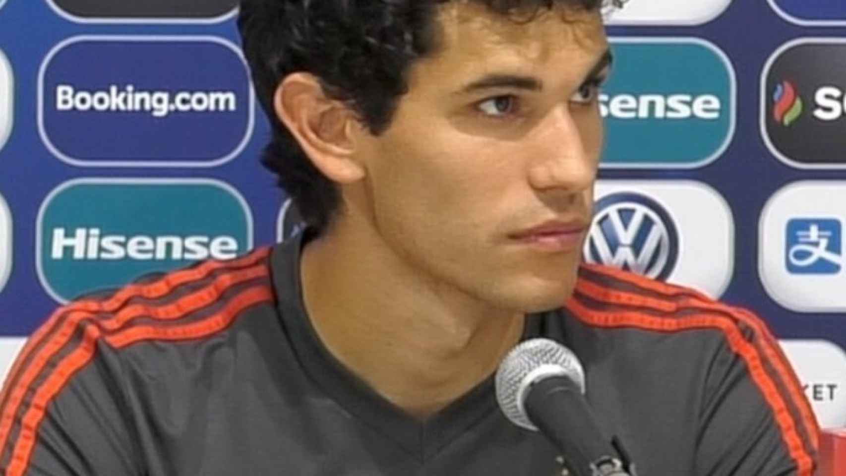 Jesús Vallejo, en rueda de prensa con la selección española sub21. Foto: Instagram (@jesusvallejo1997)