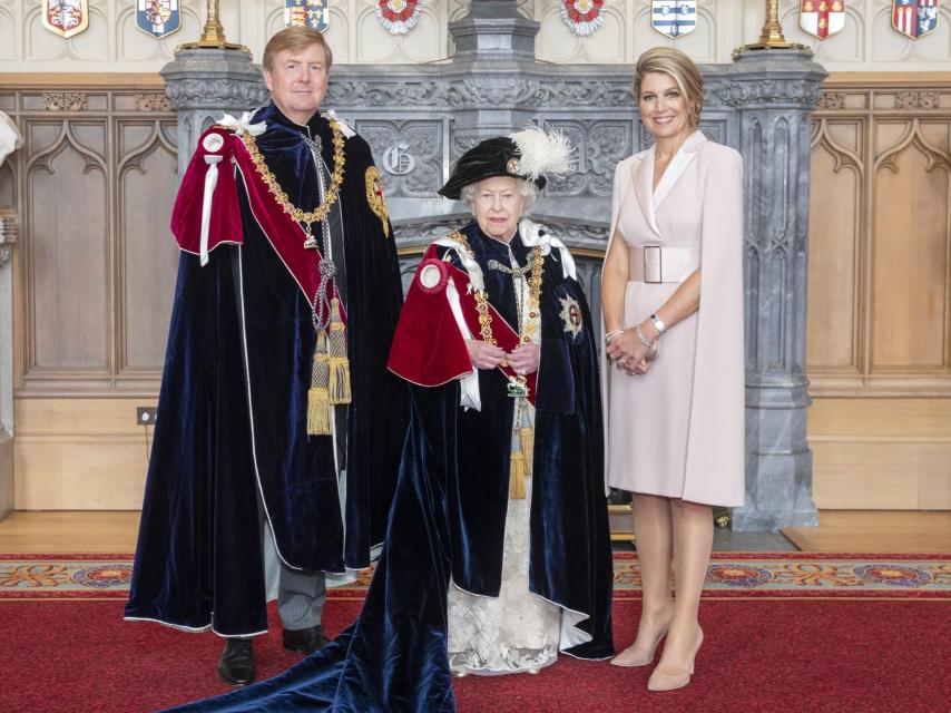 Los reyes de Holanda, Guillermo y Máxima, junto a Isabel II de Inglaterra.