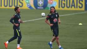 Filipe Luis y Neymar con la selección de Brasil