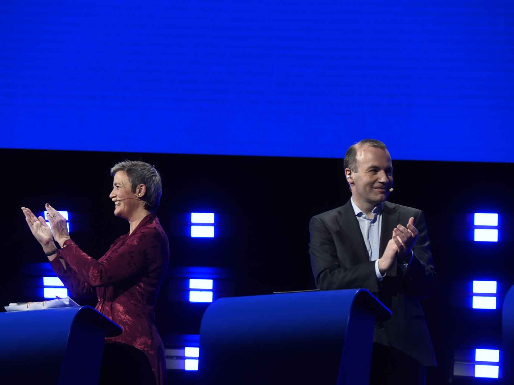 Vestager y Weber, durante el debate de candidatos a presidir la Comisión Europea.
