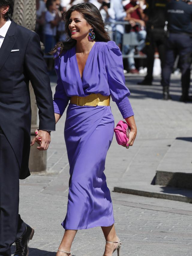 Nuria Roca ha conseguido agotar las existencias del conjunto que lució en la boda del sábado.