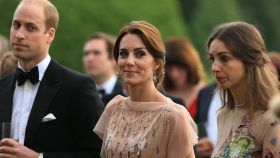 El príncipe Guillermo, Kate Middleton y Rose Hanbury.