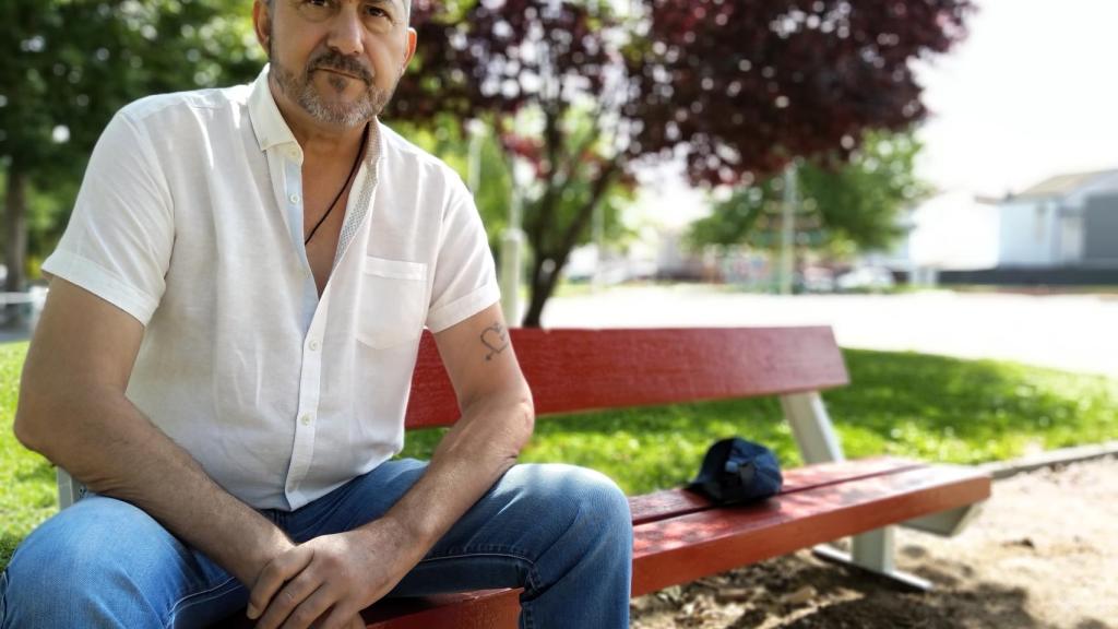Antonio denuncia que se haya reducido el número de oncólogos en el hospital.