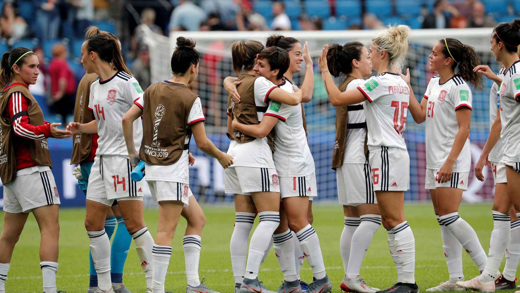 España celebra la clasificación a octavos del Mundial femenino