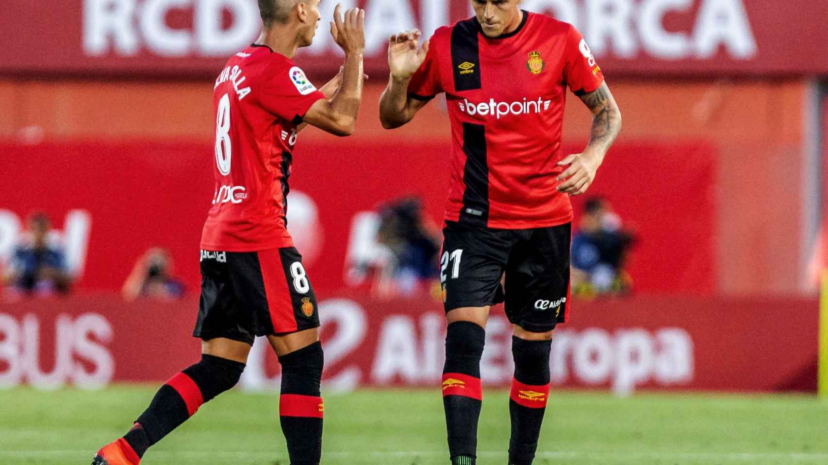 El Mallorca remonta al Deportivo y es equipo de Primera División
