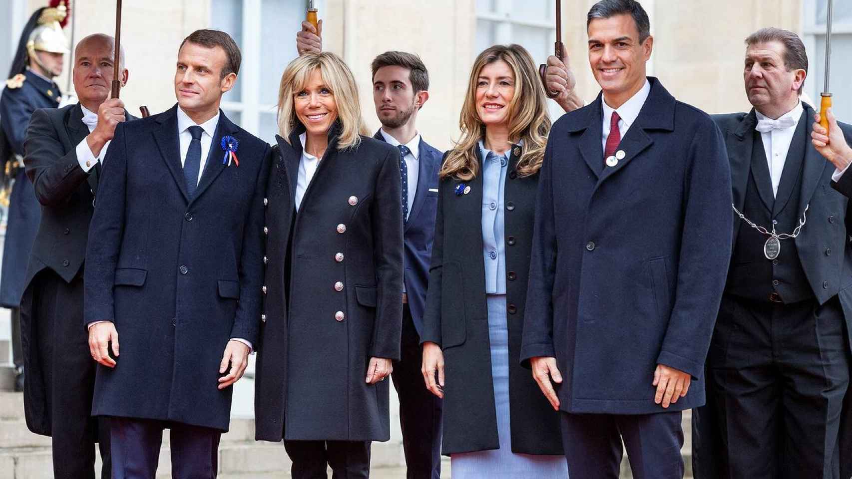 Emmanuel Macron y su esposa Brigitte, junto a Begoña Gómez y Pedro Sánchez.