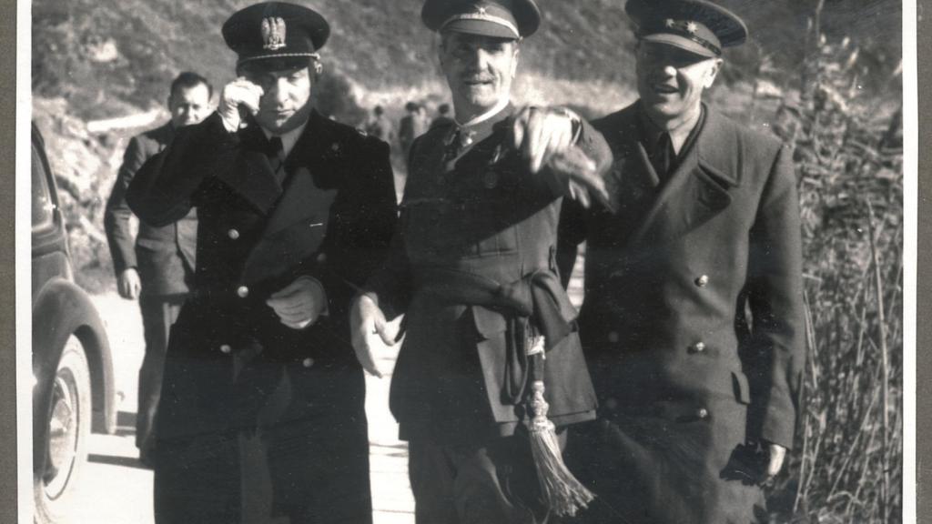 Latorre Roca fue muy crítico con el régimen de franco y su corrupción.