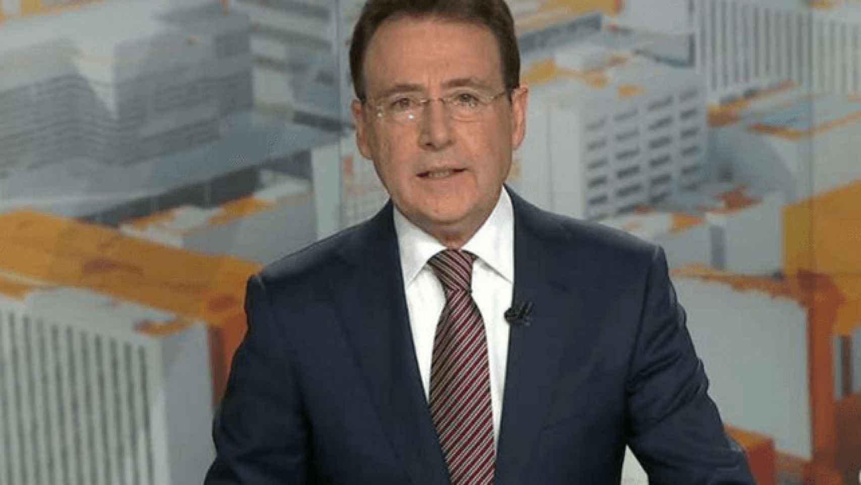 Matías Prats, en su regreso a la televisión, con gafas de vista.