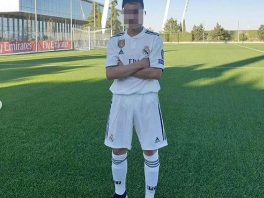José Antonio Reyes Jr. con la equipación del Real Madrid.