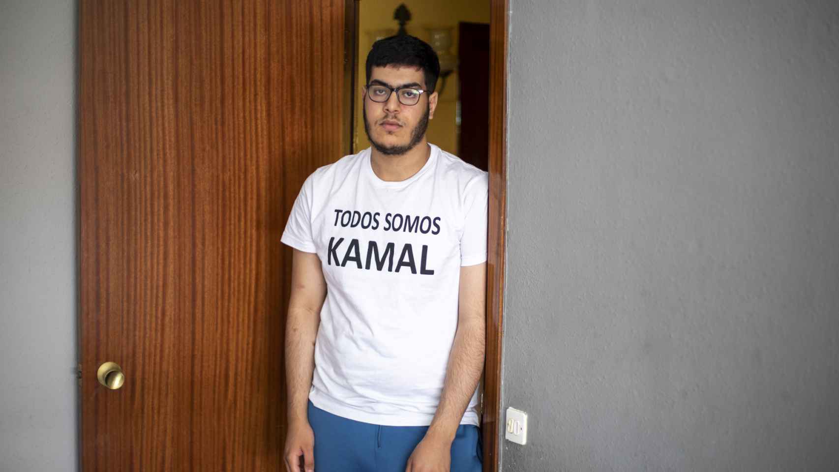 Ayoub Mouloudi, de 21 años, en su casa situada en un lugar secreto en Zaragoza