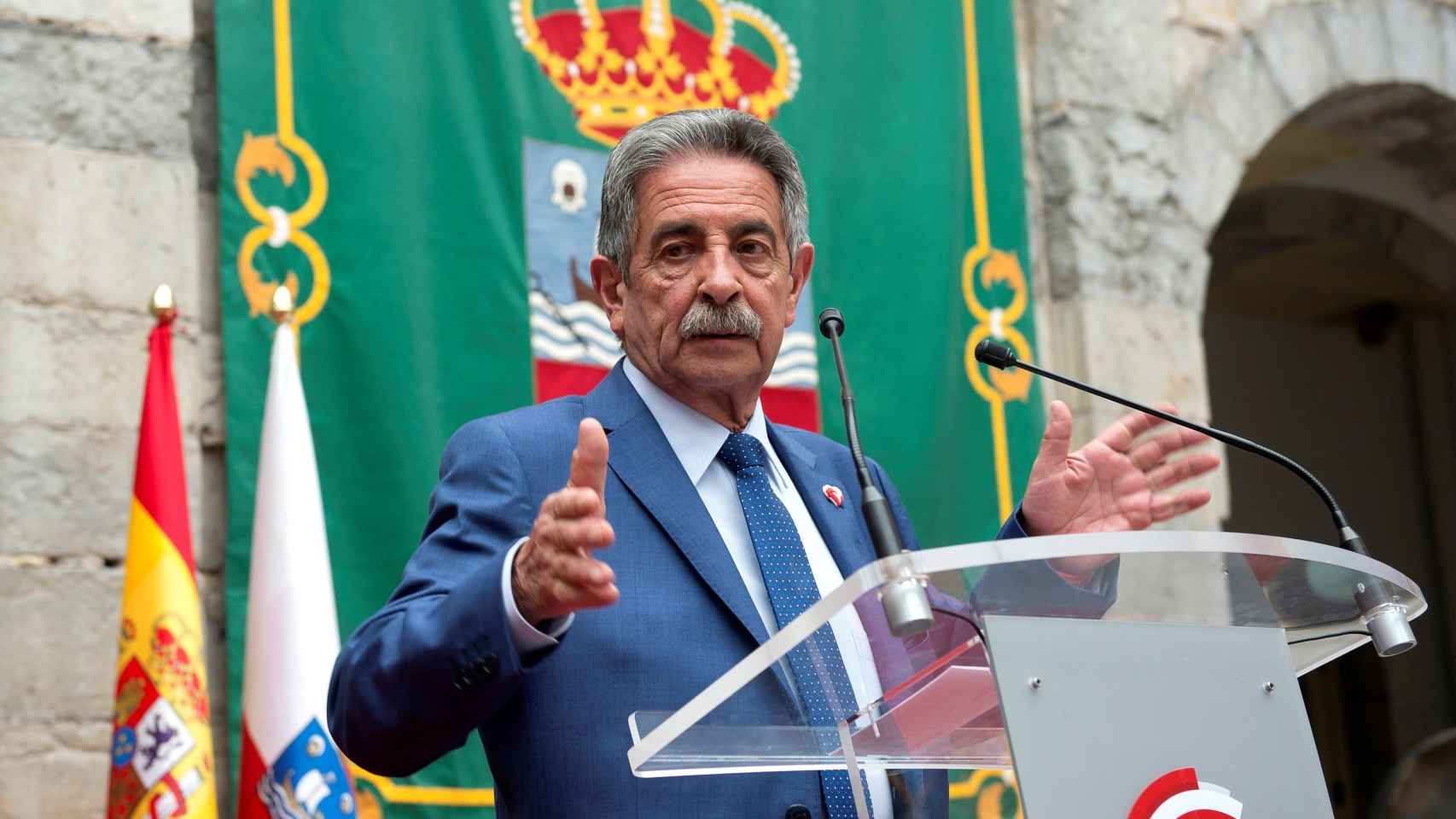 El presidente de Cantabria, Miguel Ángel Revilla, durante su discurso este sábado.