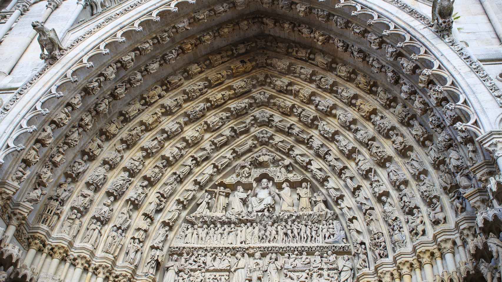 El misterioso encanto de las catedrales del gótico europeo