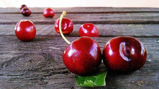 Cómo diferenciar picotas y cerezas, las frutas más golosas del verano