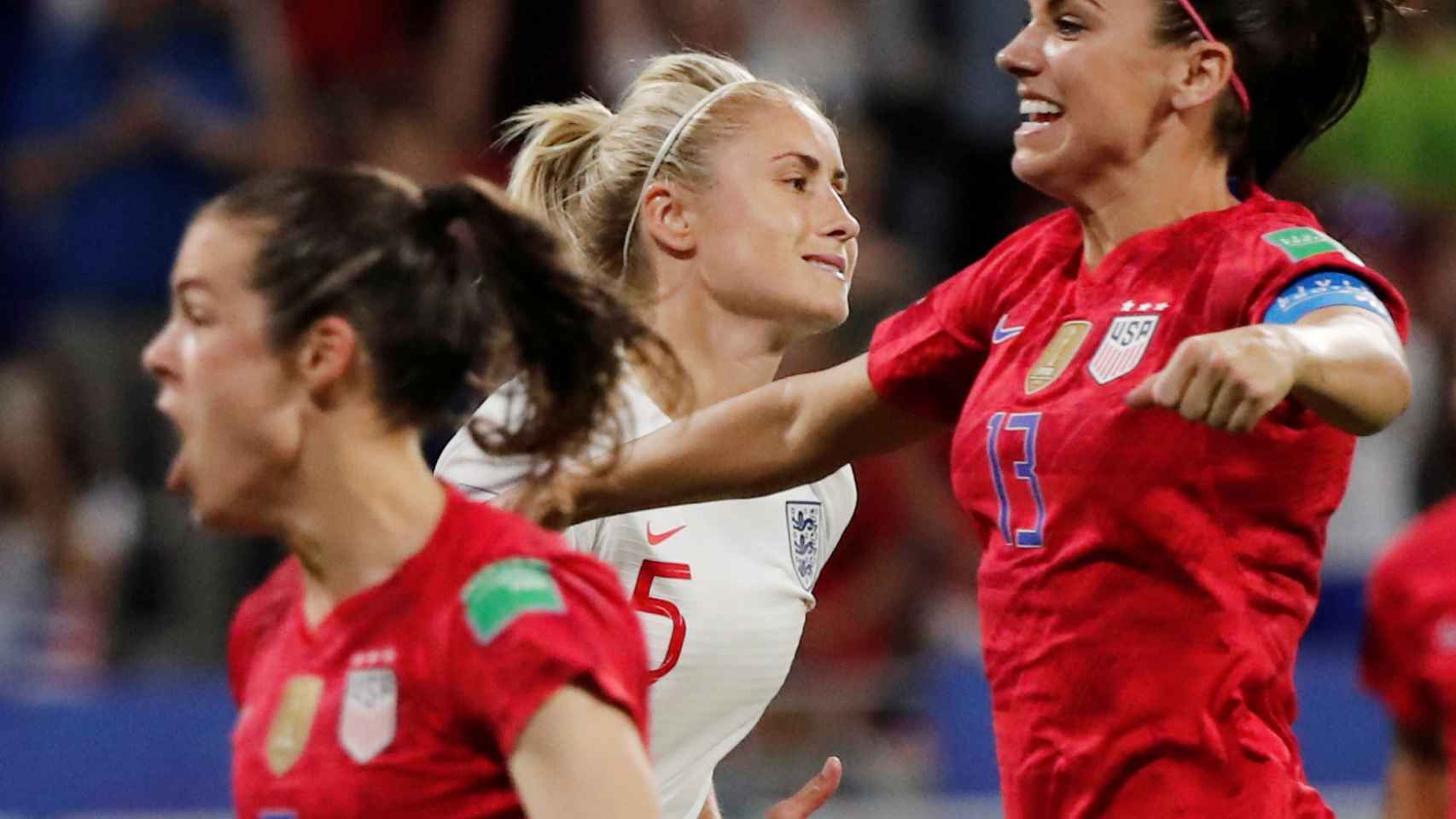 Alex Morgan celebra un gol en el Inglaterra - EEUU del Mundial femenino 2019
