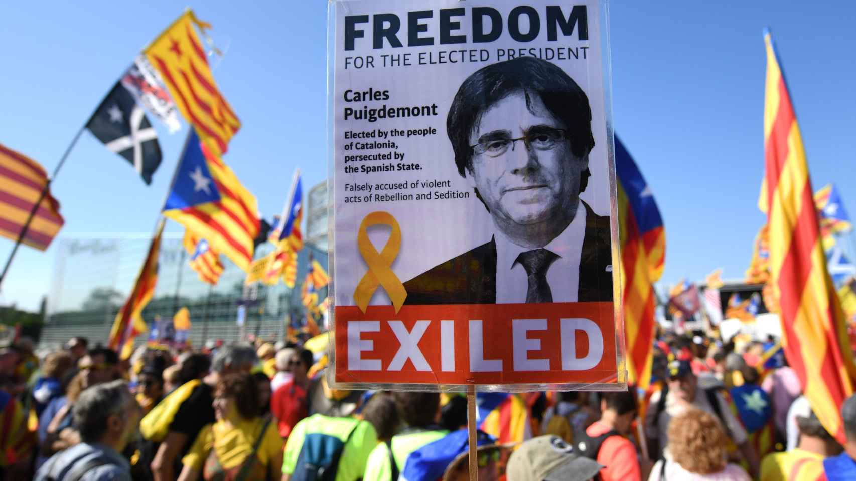 Independentistas se manifiestan en Estrasburgo pidiendo que Puigdemont pueda ser eurodiputado.
