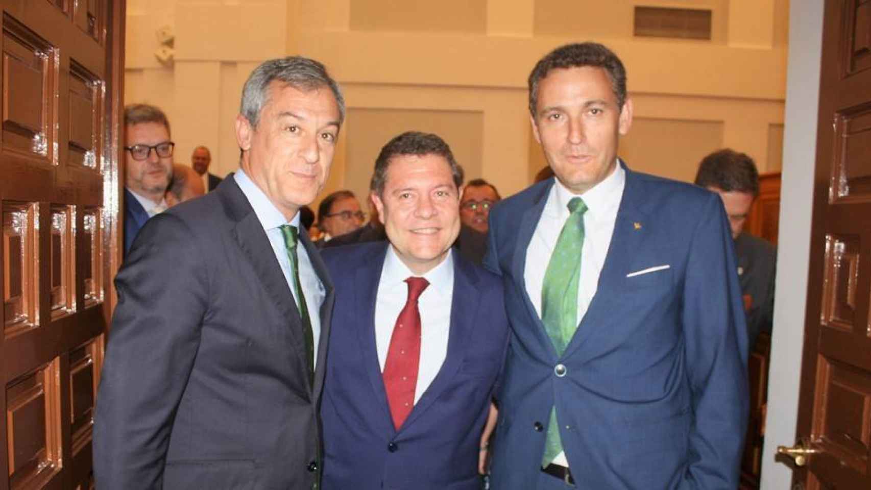 Javier López, Emiliano García-Page y Víctor Manuel Martín en el parlamento autonómico