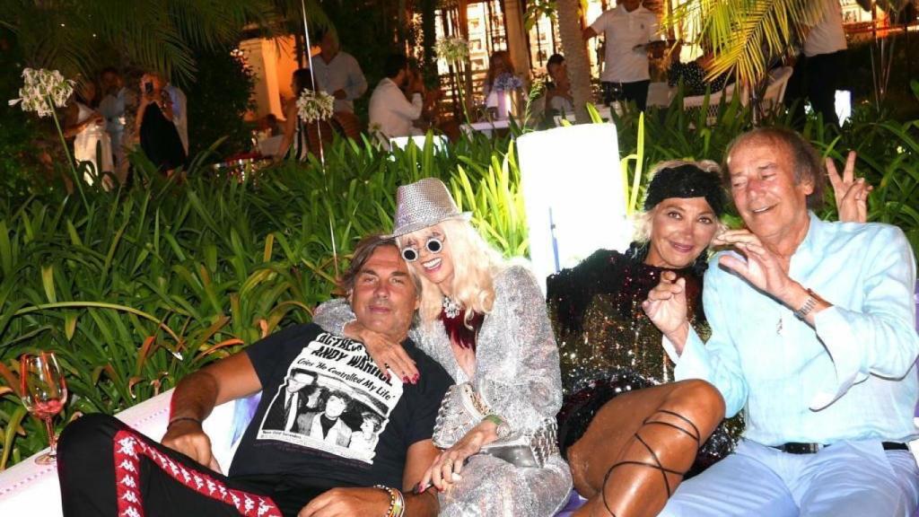 Hubertus de Hohenlohe, Gunilla von Bismarck y Luis Ortiz.