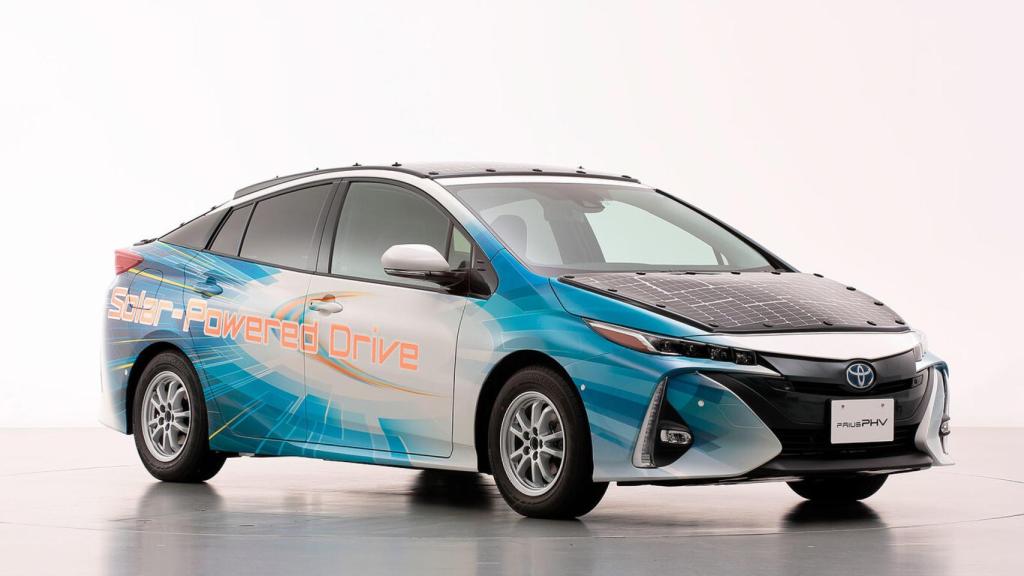 Prototipo del Toyota Prius PHV que se va a probar a partir de julio.