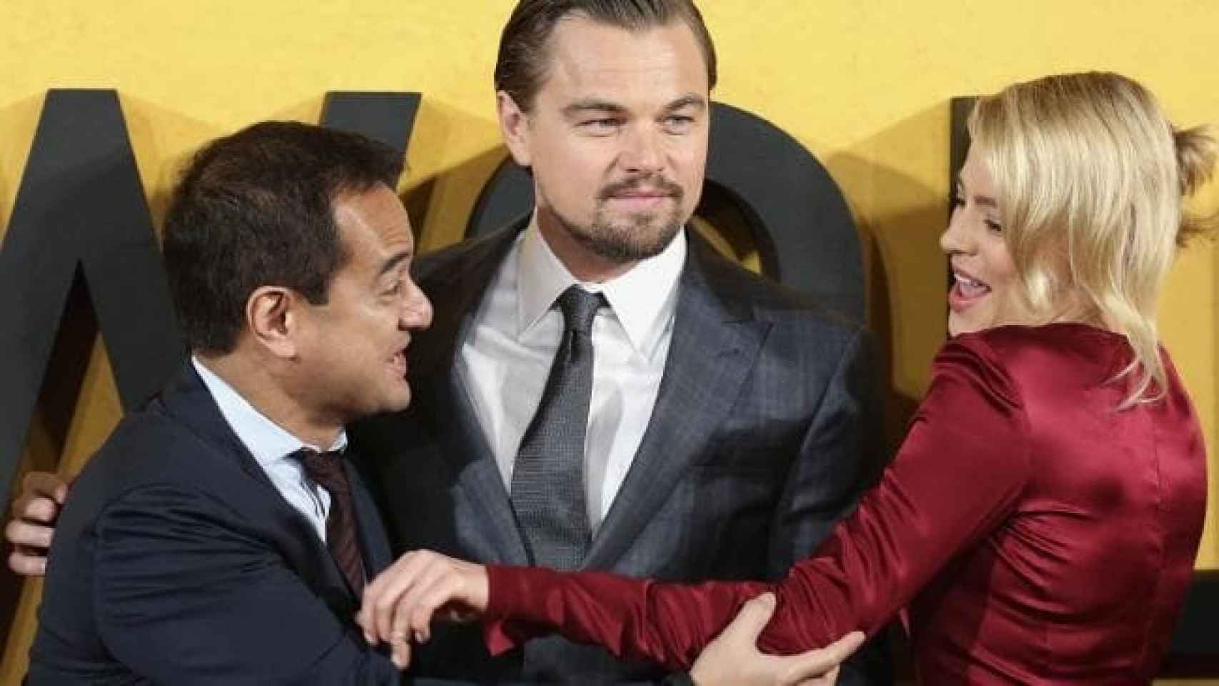 Riza Aziz, Leonardo DiCaprio y Margot Robbie en el estreno de El lobo de Wall Street.