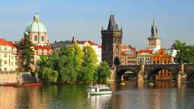 El Puente de San Carlos es uno de los grandes atractivos de Praga.