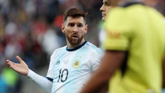 Lionel Messi no entiende su roja directa en la 'final de consolación' de la Copa América 2019