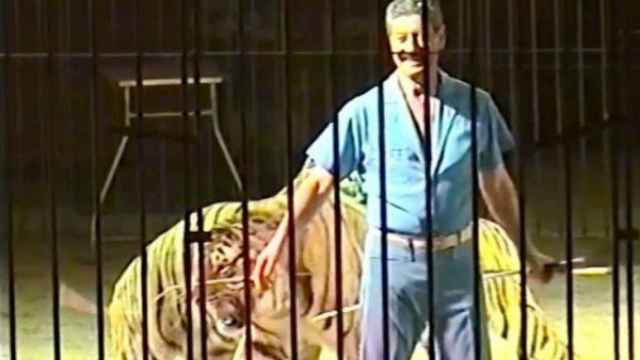 Ettore el domador del circo de Bari al que comieron sus tigres.