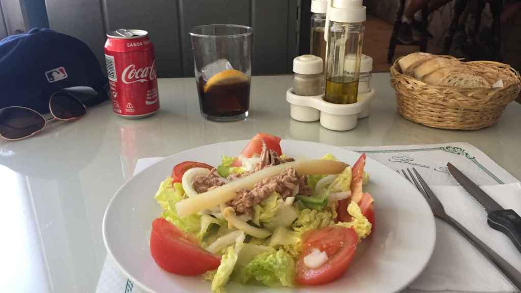 El Restaurante Mediterráneo (antes Bar España) tiene aceiteras de las de antes