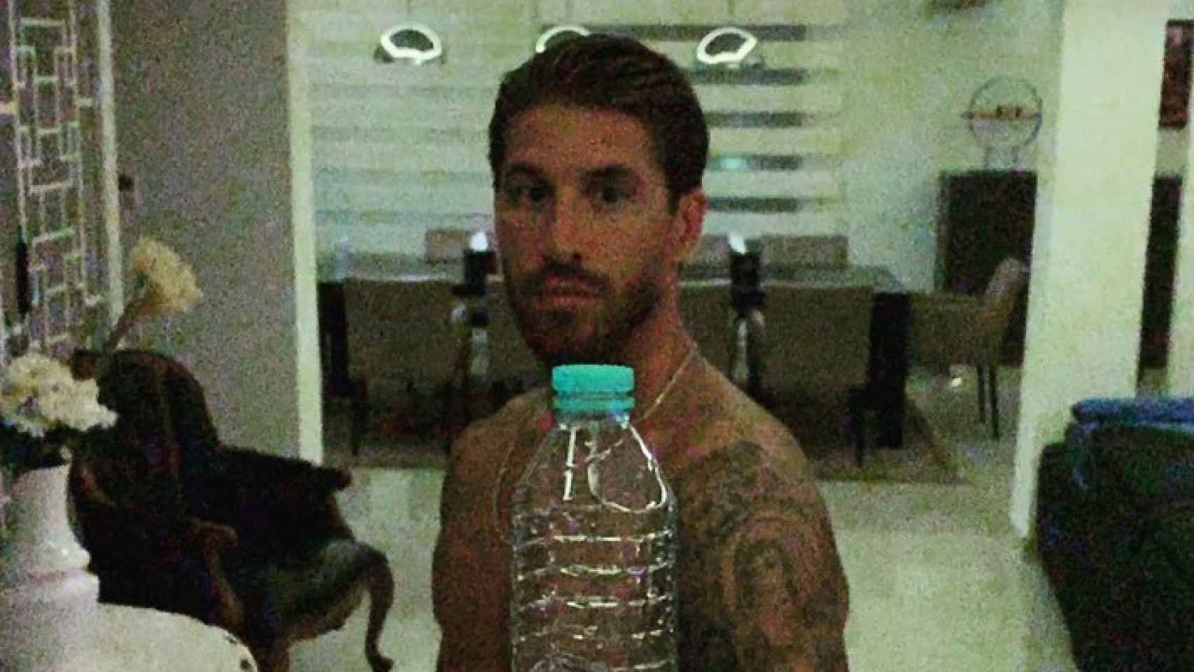 Sergio Ramos, en el #BottleCapChallenge