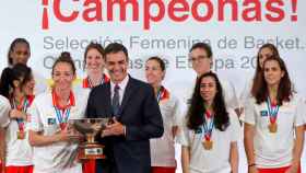 Pedro Sánchez recibe a las jugadoras de la selección española femenina