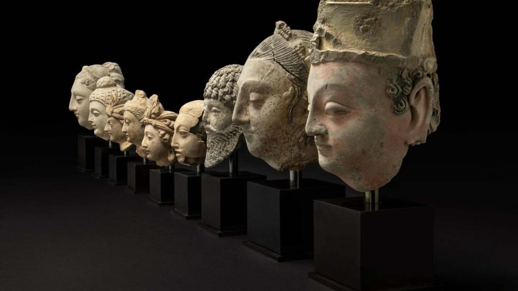 Los nueve bustos budistas que en British Museum enviará a Afganistán.