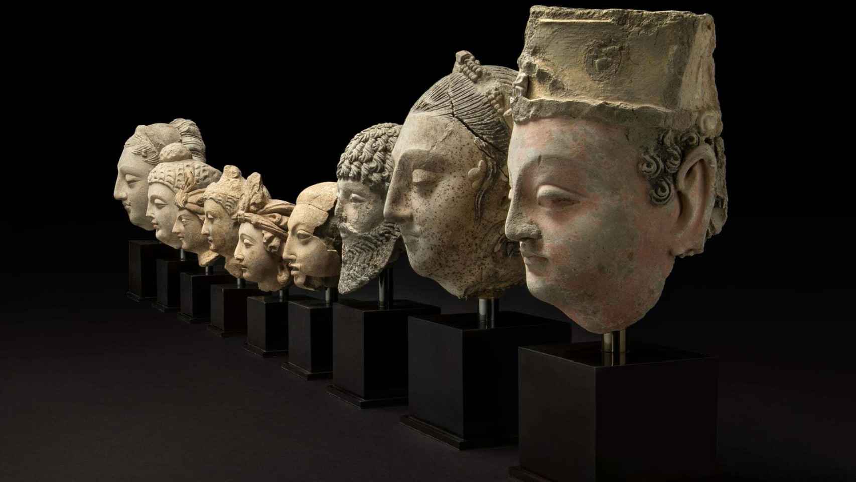 Los nueve bustos budistas que en British Museum enviará a Afganistán.