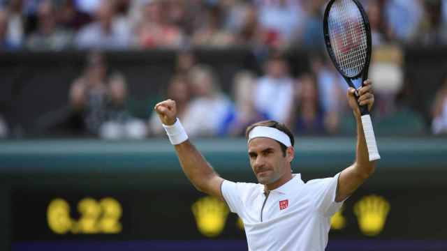 Roger Federer celebra el pase a las semifinales de Wimbledon 2019