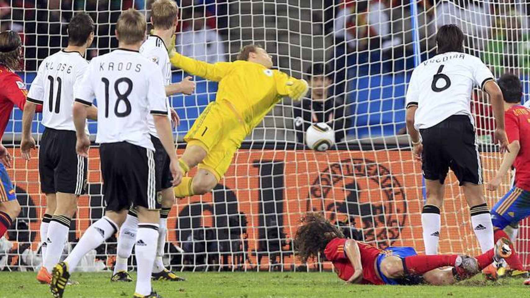 Puyol tras marcar el gol de la victoria para España ante Alemania.