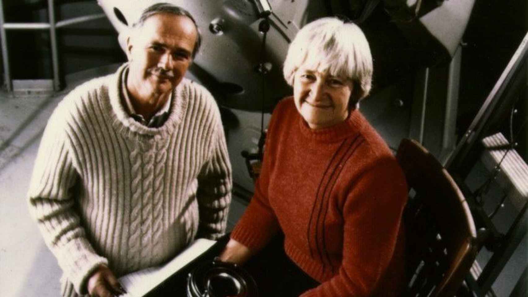 Eugene y Carolyn Shoemaker en el Observatorio de Palomar en 1994 / USGS