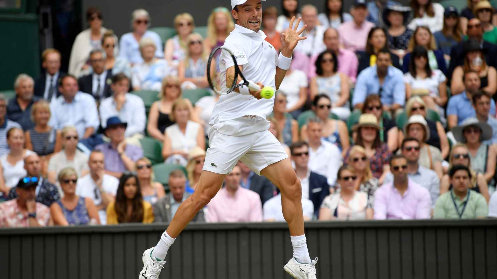 Roberto Bautista durante el primer set de la semifinal frente a Djokovic en Wimbledon.