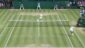 Así volvió Rafa Nadal loco al público ante Federer en Wimbledon