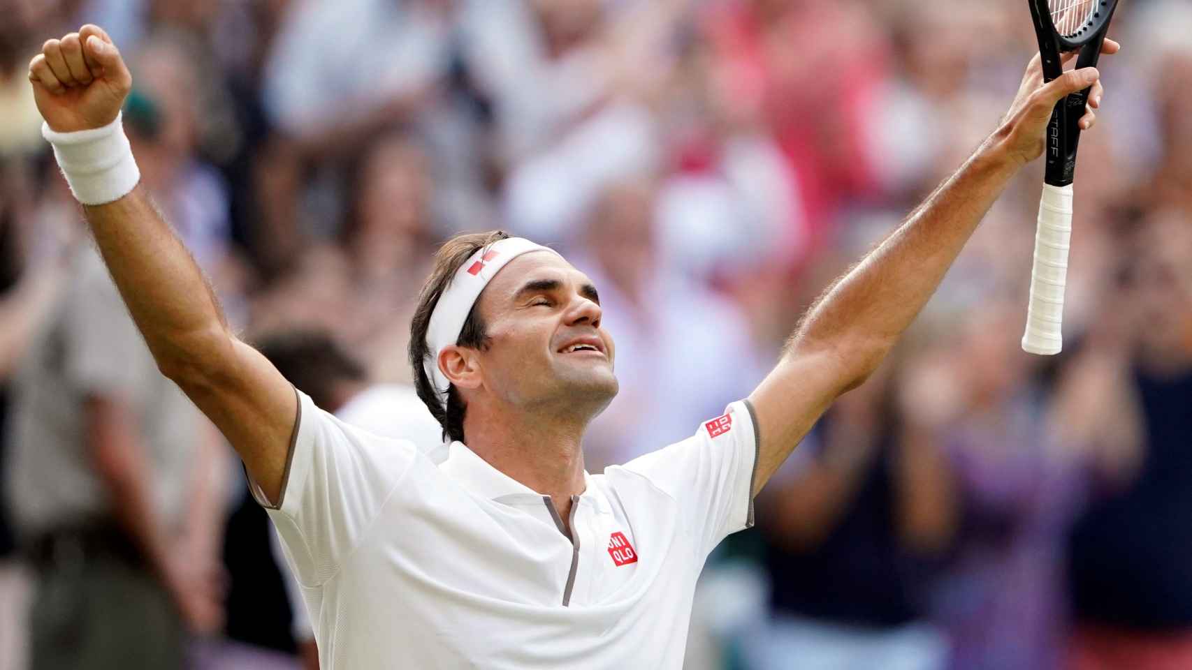 Federer celebra su victoria contra Nadal