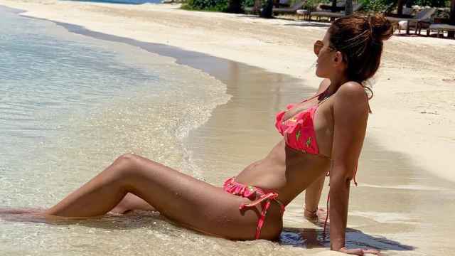 Antonella Rocuzzo posa en bikini en la playa. Foto: Instagram (@antonelaroccuzzo)