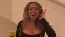 Mariah Carey logra sacar el tapón de la botella cantando