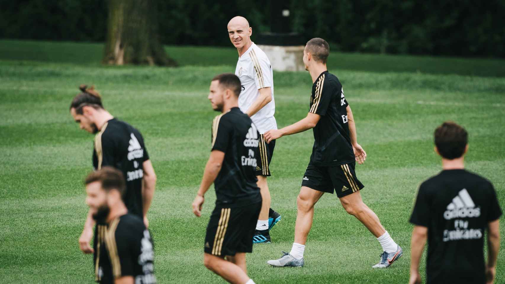 Bettoni y los jugadores del Real Madrid durante un entrenamiento de pretemporada en Montreal.