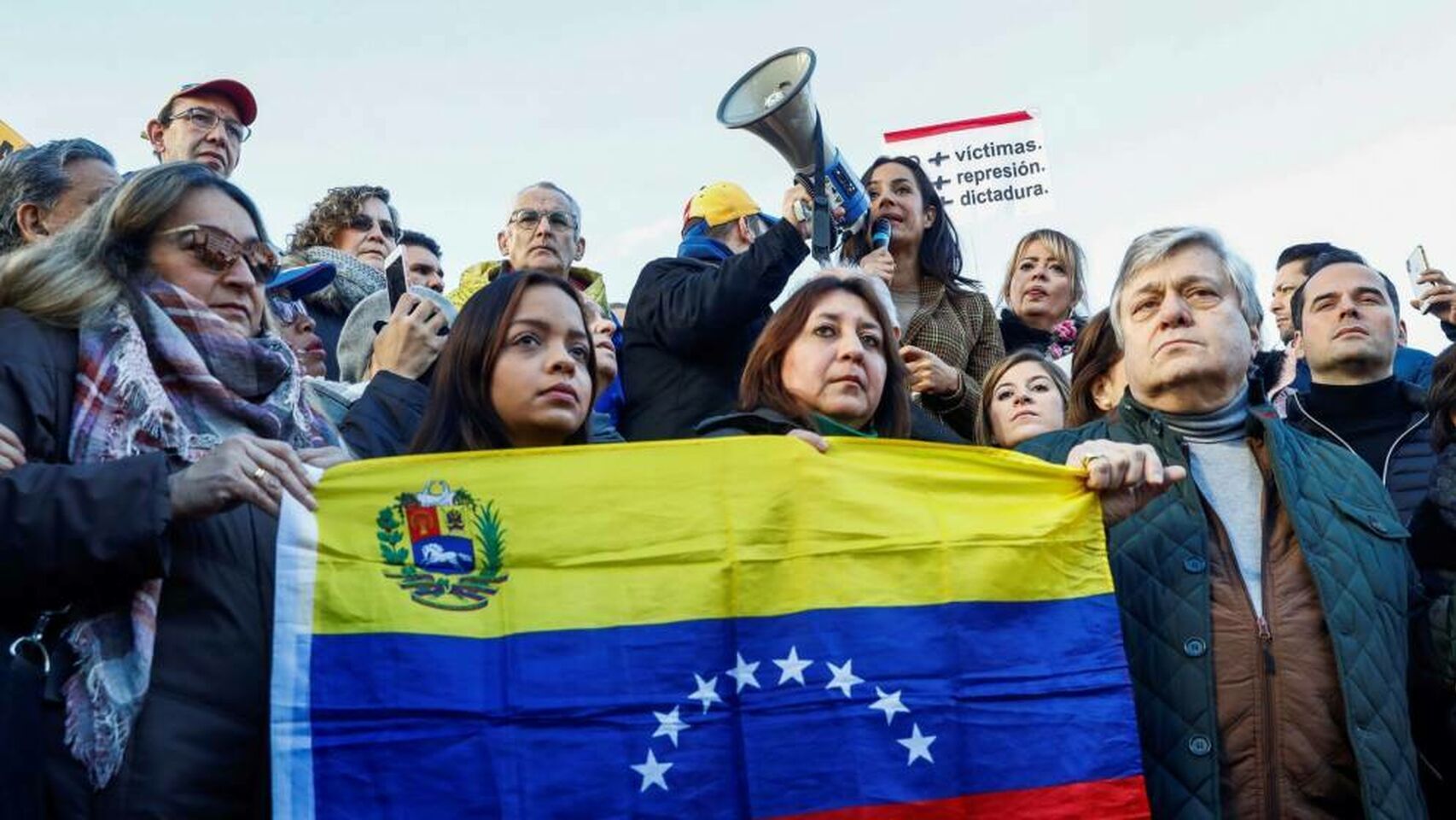 Manifestantes en España contra Maduro de la Asociación Civil Venezolana.