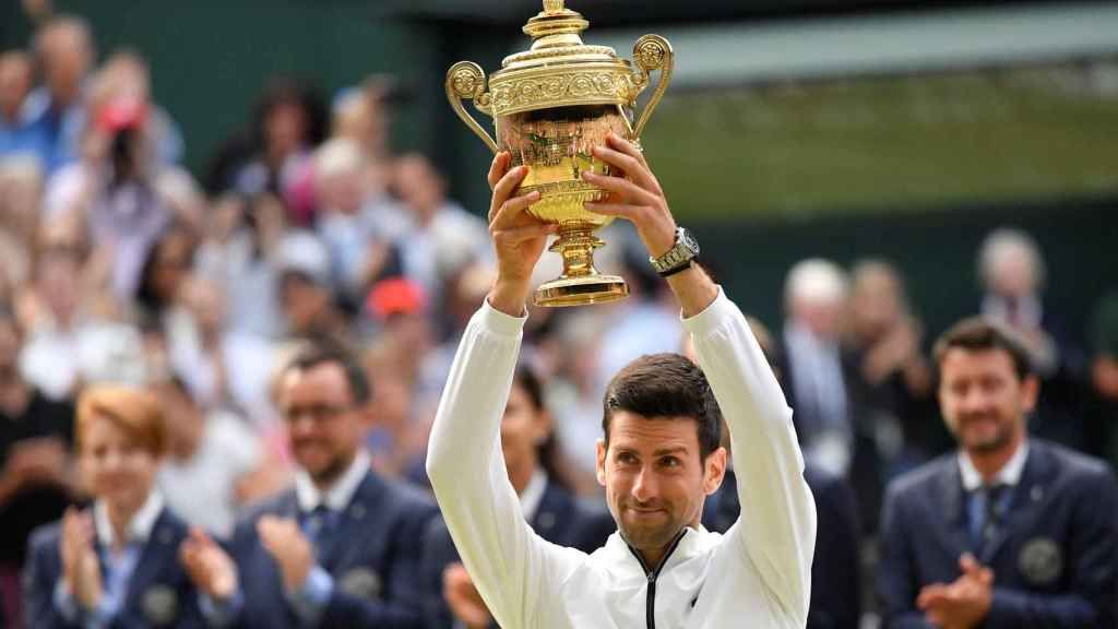 Vídeo: Djokovic le gana Wimbledon a Federer en una final legendaria