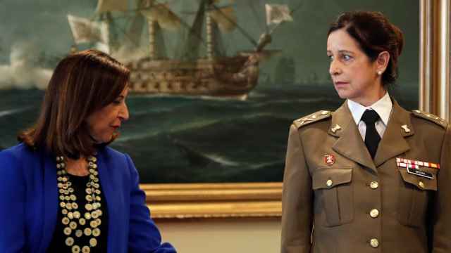 Margarita Robles y la primera general de las Fuerzas Armadas, Patricia Ortega.