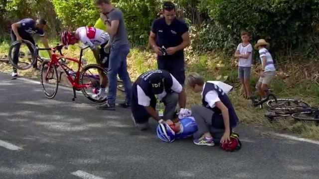 Niki Terpstra, tras caerse en la undécima etapa del Tour de Francia