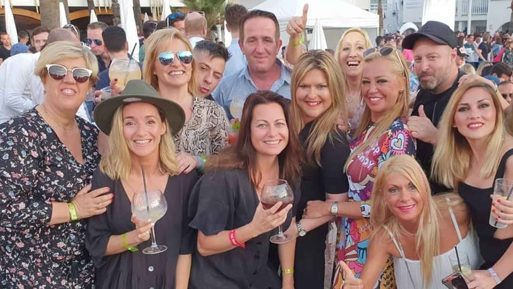 Belén Esteban y sus amigas en su despedida de soltera en Ibiza.