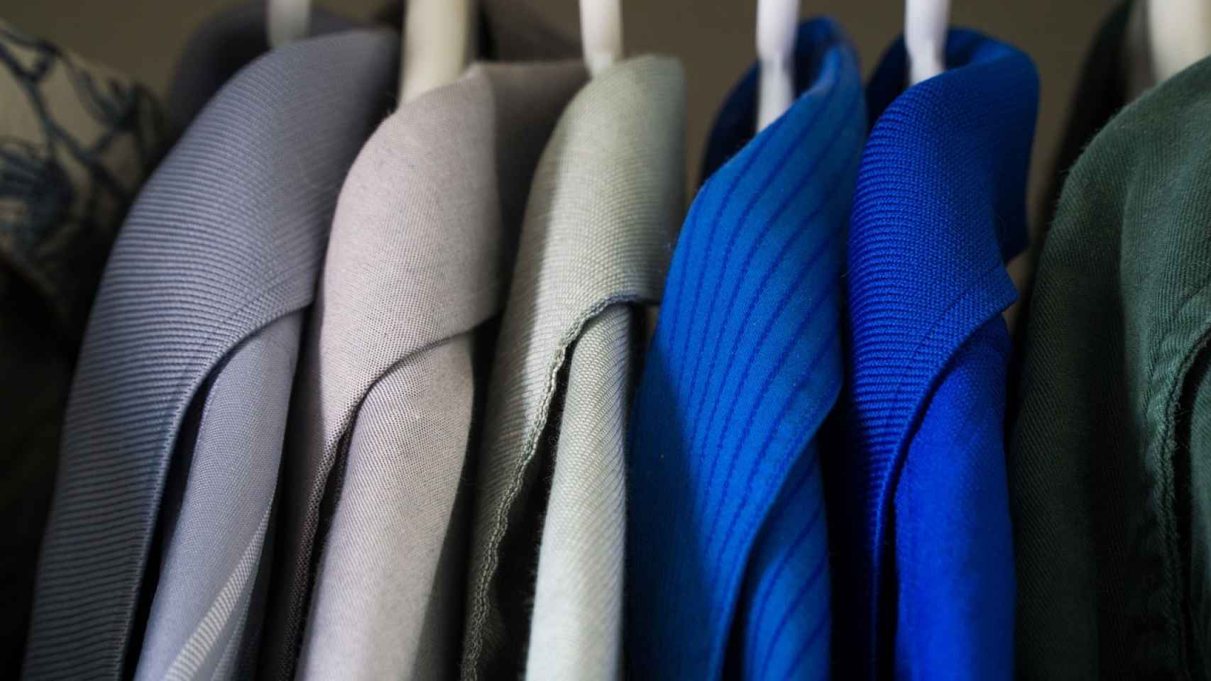 Cómo organizar un armario de ropa