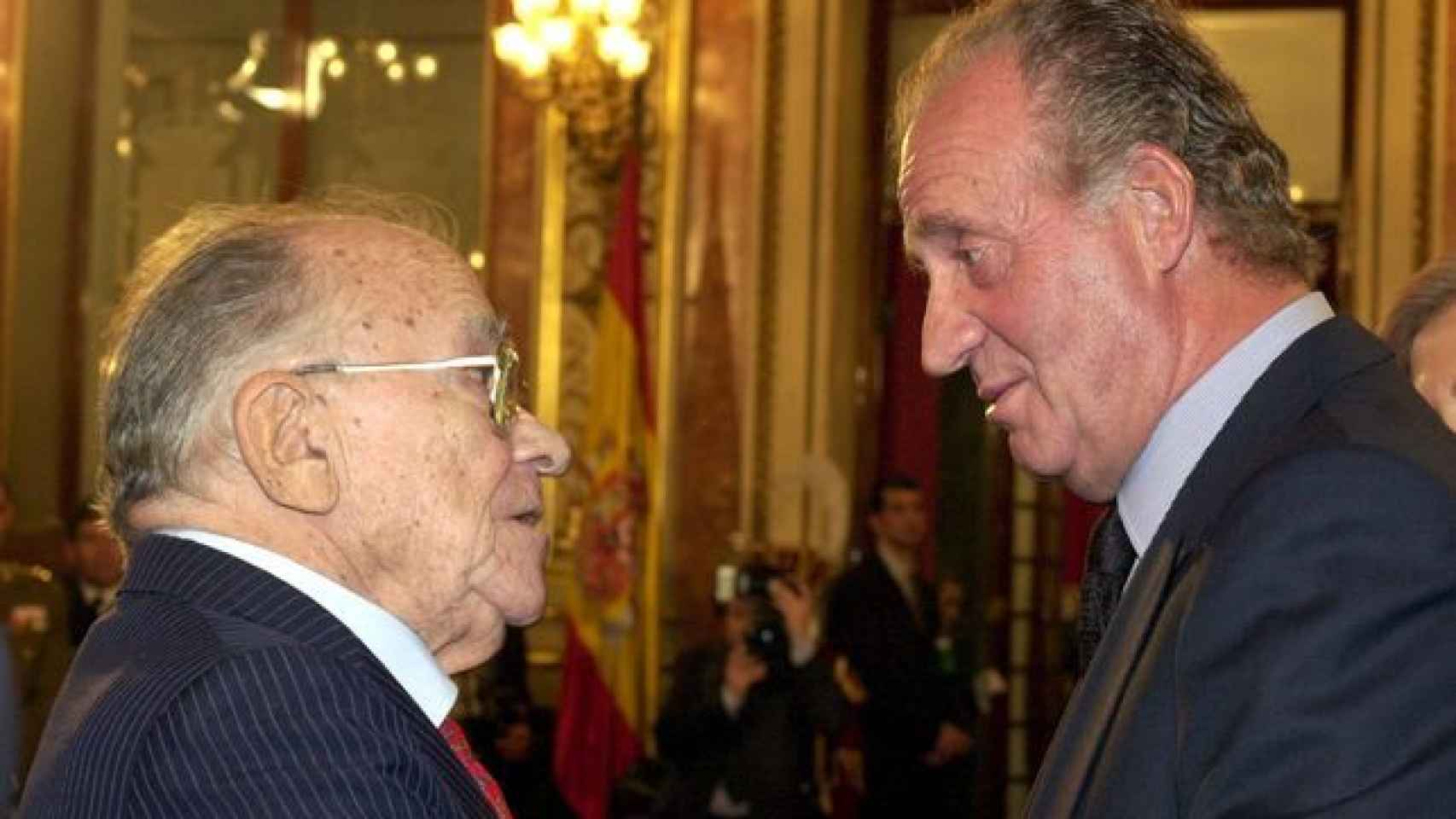 Santiago Carrillo y Juan Carlos de Borbón, en una imagen de archivo.