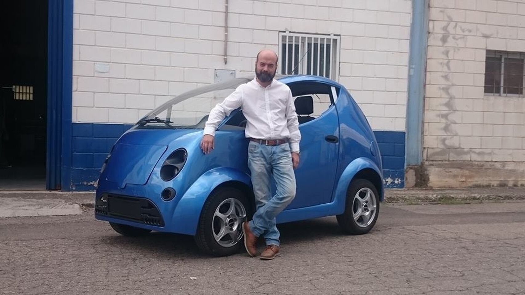 Víctor y Vicente, empresa de David Monforte destinada a crear un coche eléctrico.