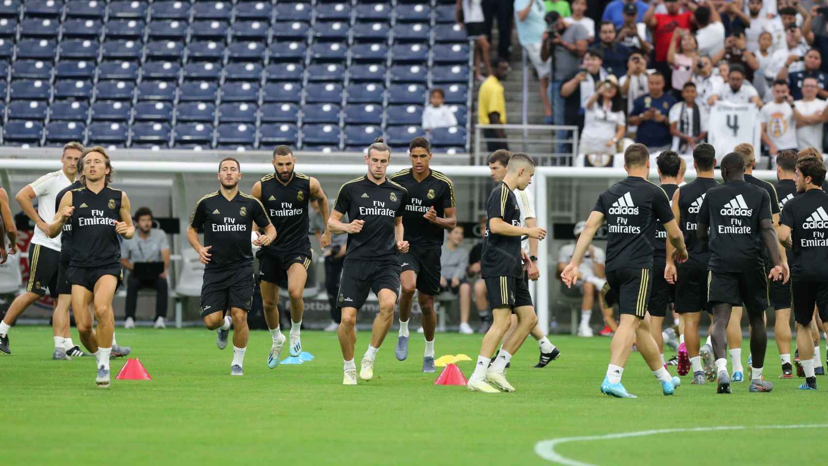 Plantilla del Real Madrid entrenando en Houston (Estados Unidos).